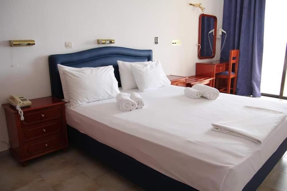 Mediterranean Hotel Karpathos Exterior photo